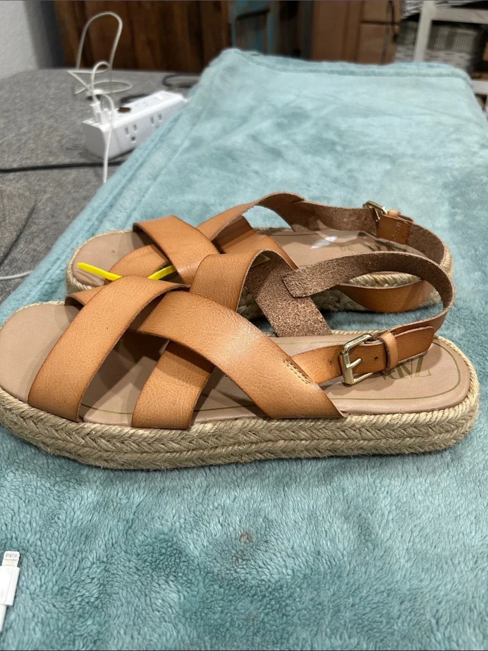 ZARA Tan Cross-Strap Espadrille Sandals - Picture 4 of 10